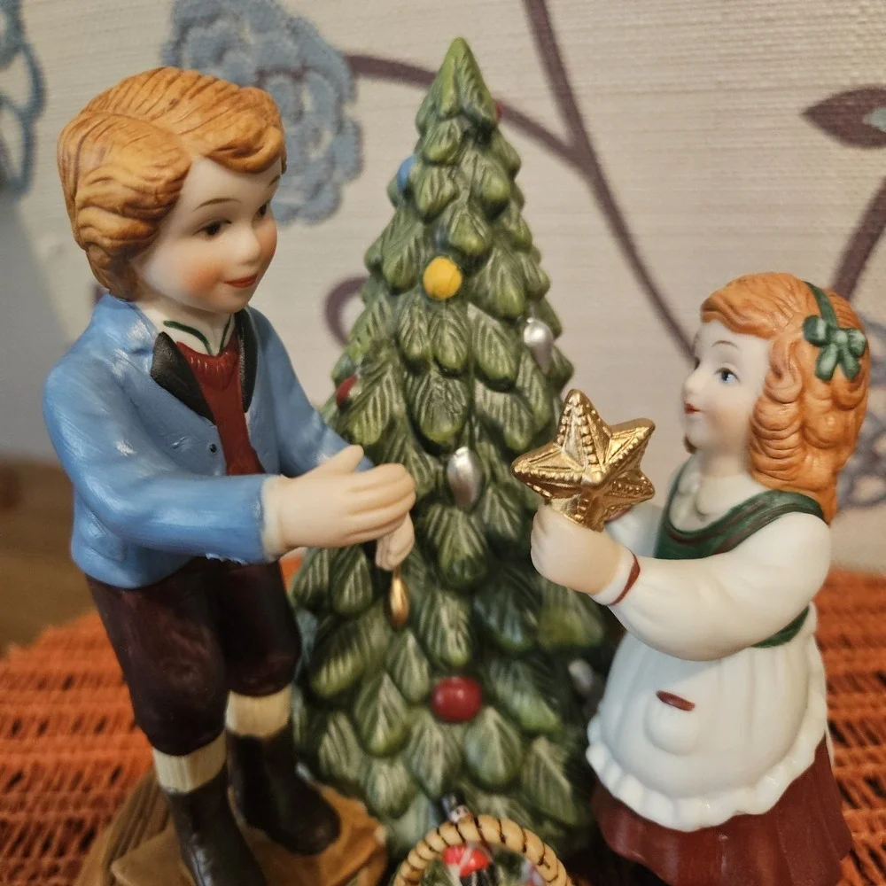 Avon 1982 Christmas Memories 